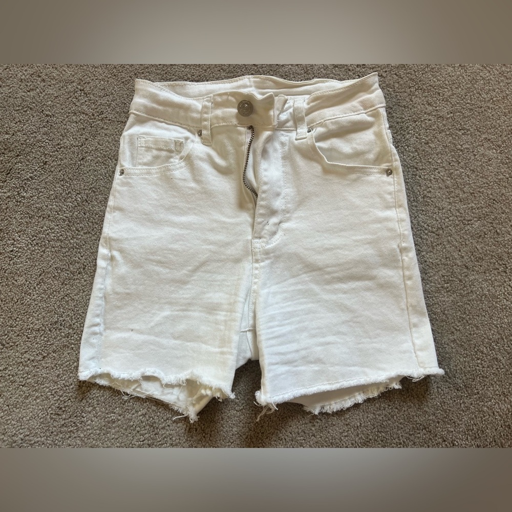 ✨ SHEIN Women’s White Denim Shorts 🤍